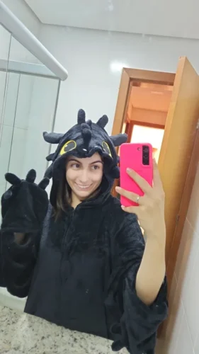 Crítica da foto do pijama Cosy Dragon Onesie