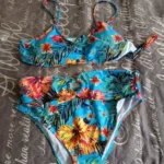 Swimming Suit Long Sleeved Top Split Three Piece Set with Printed Sexy Swimsuit for WOMEN'S Bikini New Bikini photo review