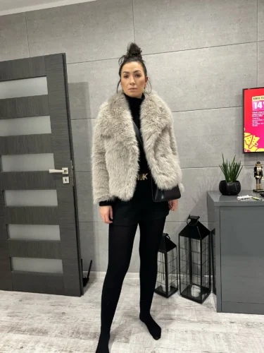 TRAFZA Women Fashion Cropped Faux Fur Jacket Coat Long Sleeve Front Snap-button Female Outerwear Chic Lapel Collar Thick Coat photo review