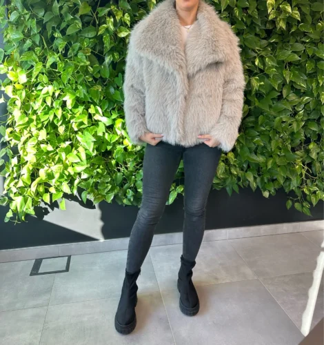 TRAFZA Women Fashion Cropped Faux Fur Jacket Coat Long Sleeve Front Snap-button Female Outerwear Chic Lapel Collar Thick Coat photo review
